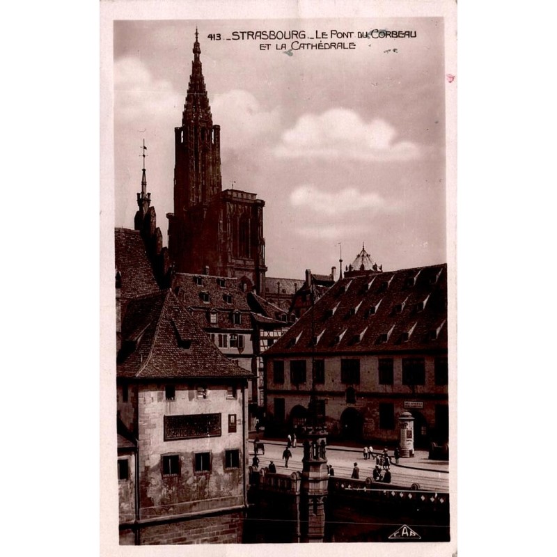 CPSM Strasbourg pont du Corbeau animé et cathédrale Notre-Dame Bas-Rhin