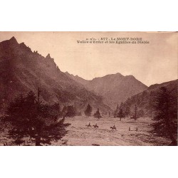 CPA Le Mont-Dore Vallée d’Enfer et Aiguilles du Diable avec cavaliers