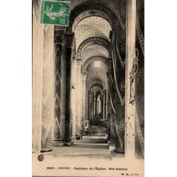 CPA Issoire intérieur de l’église Saint-Austremoine, nef latérale et décor roman