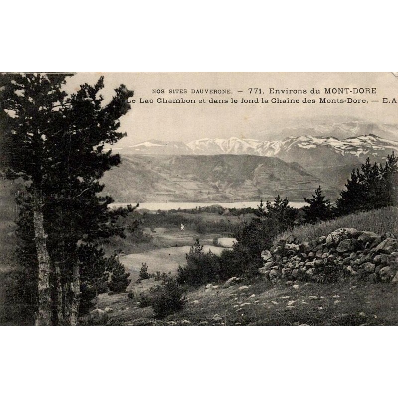 CPA Lac Chambon et chaîne enneigée des Monts-Dore, panorama d’Auvergne