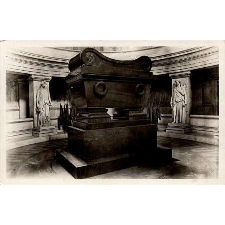 CPSM Paris Invalides, tombeau de l’Empereur Napoléon Ier sous le Dôme