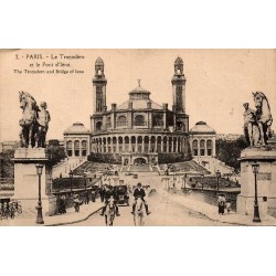 CPA Paris ancien Trocadéro et pont d’Iéna avec cavaliers et voitures hippomobiles