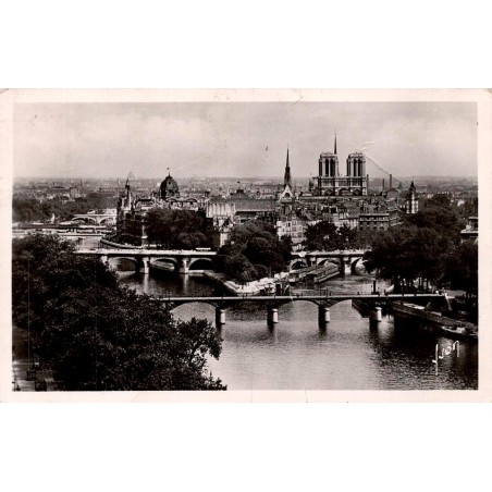 CPSM Paris île de la Cité, Notre-Dame, Seine et ponts, vue aérienne Yvon