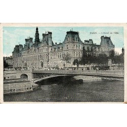 CPA Paris Hôtel de Ville et pont d’Arcole animé avec voitures hippomobiles