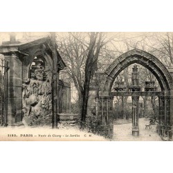 CPA Paris Musée de Cluny le Jardin avec vestiges d’architecture médiévale n°1123