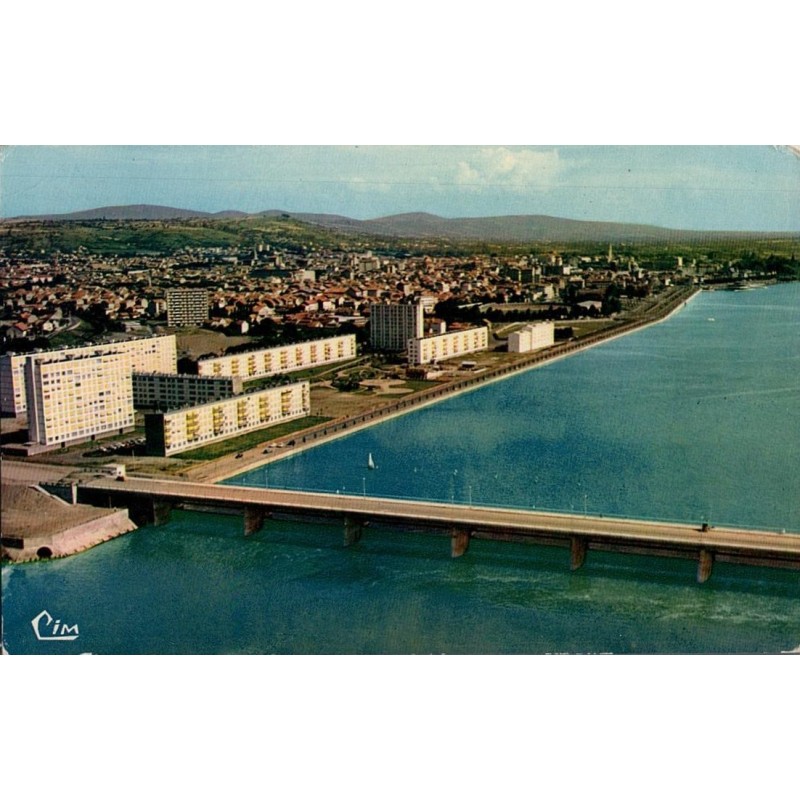 Carte postale ancienne – Vue aérienne quartier des Ailes, pont-barrage et lac d’Allier – Vichy (Allier)