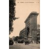 CPA Paris Porte Saint-Denis C.M. n°131 tramway véhicule ancien et passants