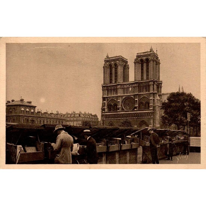 CPSM Paris bouquinistes quai Saint-Michel devant Notre-Dame édition Yvon