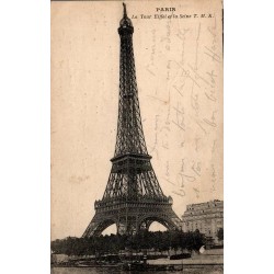 CPA Paris Tour Eiffel et Seine avec bateaux T.M.K. carte écrite vers 1918