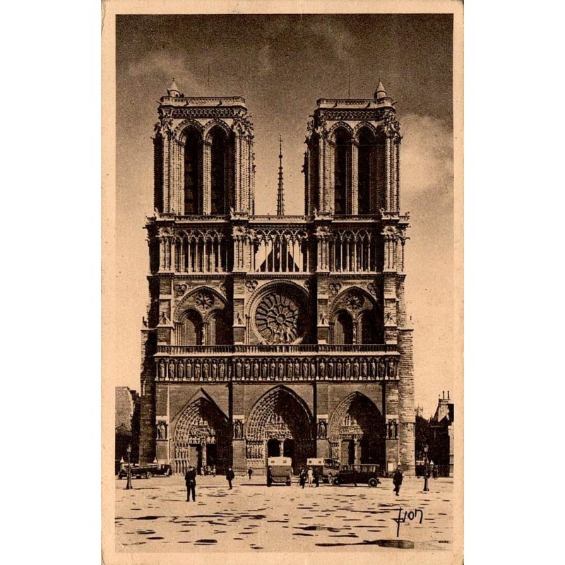 CPSM Paris Notre-Dame façade et parvis en 1932 Éditions d’Art Yvon n°44
