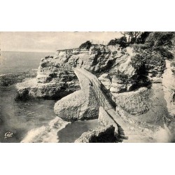 CPSM Saint-Palais-sur-Mer Corniche et Pont des Contrebandiers n°721