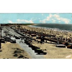 CPSM Saint-Jean-de-Monts plage animée tentes et automobiles Édition de l’Europe n°2355