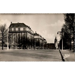 CPSM La Rochelle avenue de Strasbourg et gare L. Chatagneau n°2281