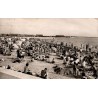 CPSM La Rochelle plage du Mail très animée L. Chatagneau n°2296 circulée en 1953