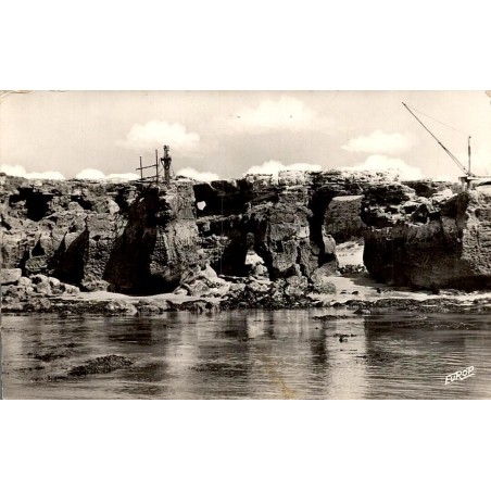 CPSM Saint-Palais-sur-Mer Pont du Diable et rochers Édition de l’Europe n°587