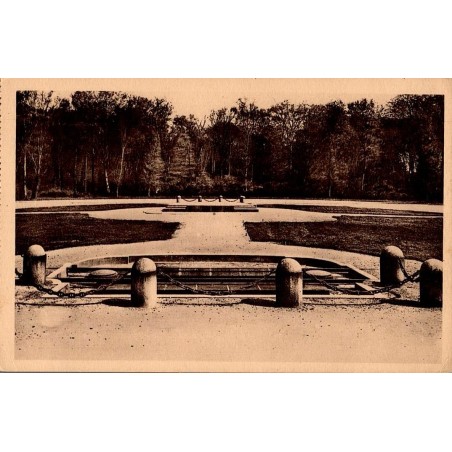 Carte postale ancienne de la clairière de l’Armistice en Forêt de Compiègne, emplacement du wagon du Maréchal Foch