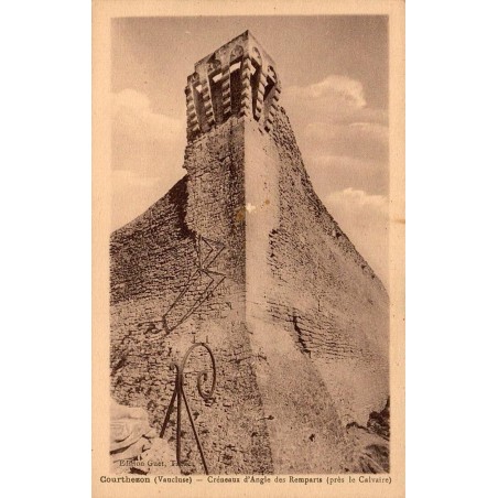 CPA Courthézon créneaux d’angle des remparts près du Calvaire dans le Vaucluse
