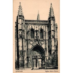 CPA Avignon église Saint-Pierre et sa façade gothique monumentale