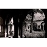 CPSM Vaison-la-Romaine cloître, arcades et jardin intérieur, circulée en 1953