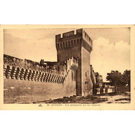 CPA Avignon vue perspective sur les remparts et tour fortifiée