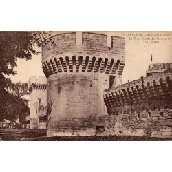 CPA Avignon Allées de Verdun Tour Ronde des remparts du XIVe siècle