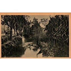 CPA Orange Vaucluse bords de la Meyne et boulevard arboré