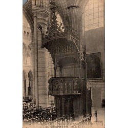 CPA Soissons intérieur de la cathédrale et chaire ND Phot circulée en 1907