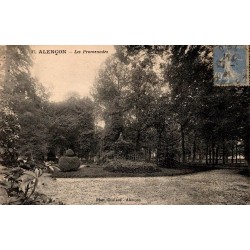 Carte postale ancienne des promenades à Alençon