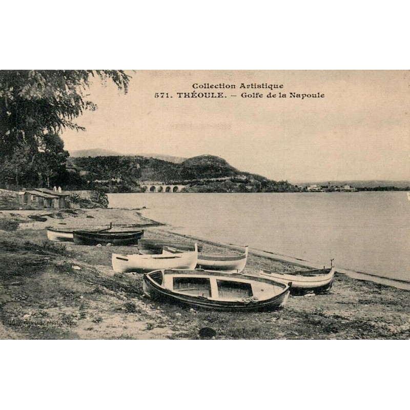 CPA Théoule Golfe de la Napoule avec barques sur la plage et paysage côtier