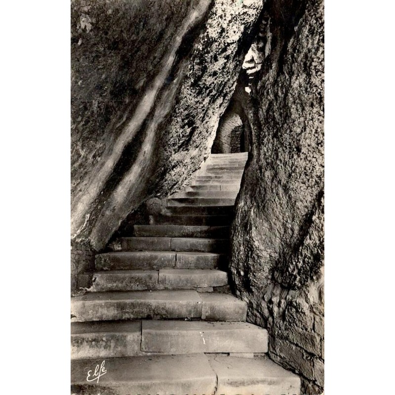 CPSM Vals Ariège couloir d’entrée de l’église rupestre Notre-Dame