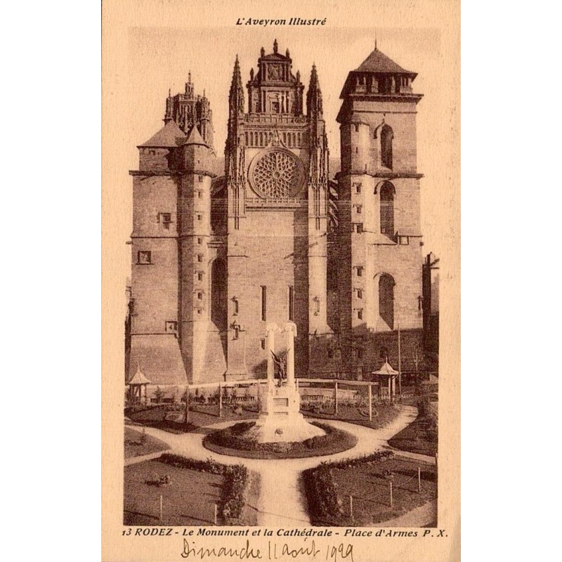 CPSM Rodez Aveyron monument place d’Armes et cathédrale Notre-Dame vers 1940