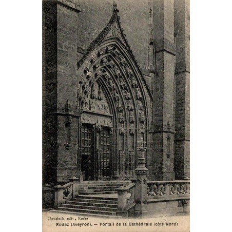 CPA Rodez Aveyron portail nord de la cathédrale Notre-Dame