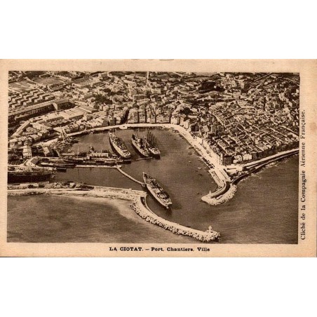 CPSM La Ciotat vue aérienne du port, chantiers navals et ville