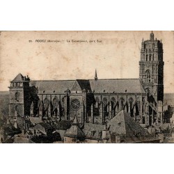 CPA Rodez Aveyron cathédrale Notre-Dame côté sud et anciennes toitures