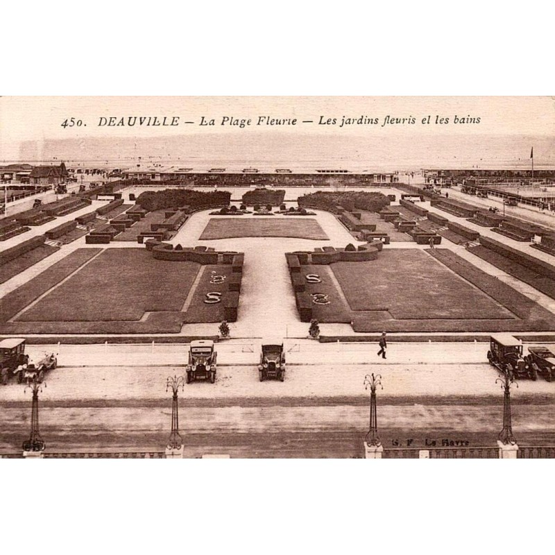 CPSM Deauville Plage Fleurie jardins fleuris bains et automobiles anciennes