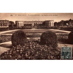 CPSM Deauville Plage Fleurie casino et jardins avec vignette Paris 1931