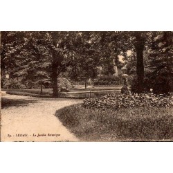 CPSM Sedan Jardin Botanique ancienne vue du bassin et des allées arborées