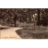 CPSM Sedan Jardin Botanique ancienne vue du bassin et des allées arborées