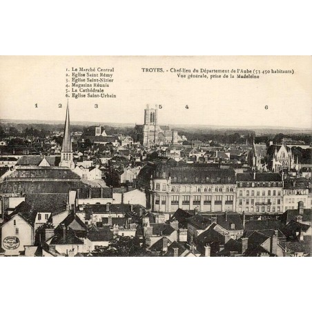 CPA Troyes Aube vue générale avec cathédrale, églises et Magasins Réunis