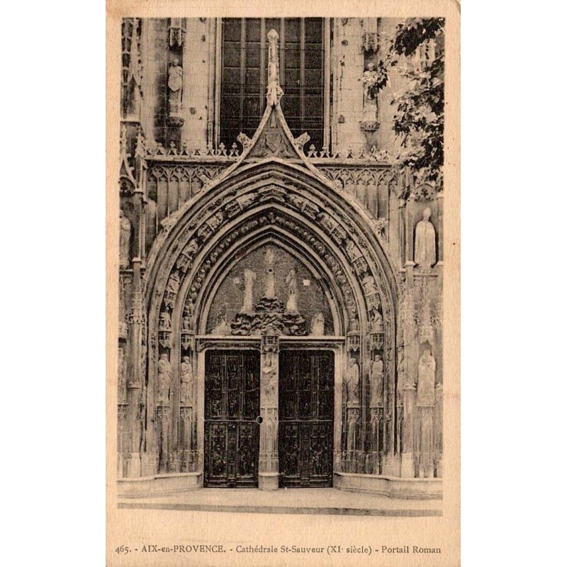 CPSM Aix-en-Provence portail de la cathédrale Saint-Sauveur circulée en 1945