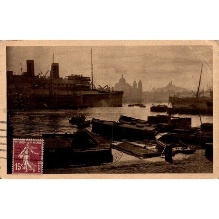 CPA Marseille Port de la Joliette avec navires et cathédrale de la Major