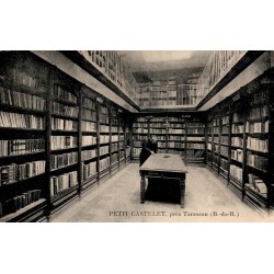 CPA Petit Castelet près Tarascon montrant l’ancienne bibliothèque et ses rayonnages