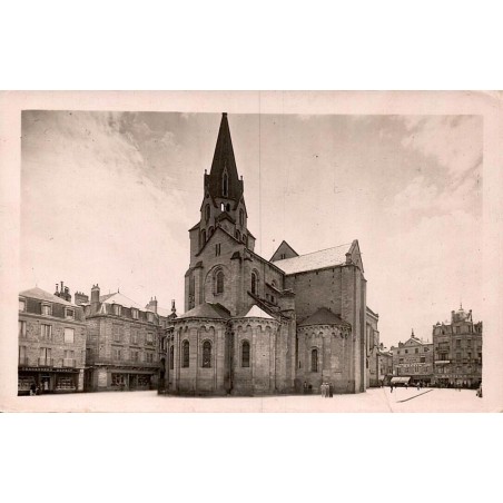 CPSM Brive-la-Gaillarde église Saint-Martin vue de l’abside en 1949