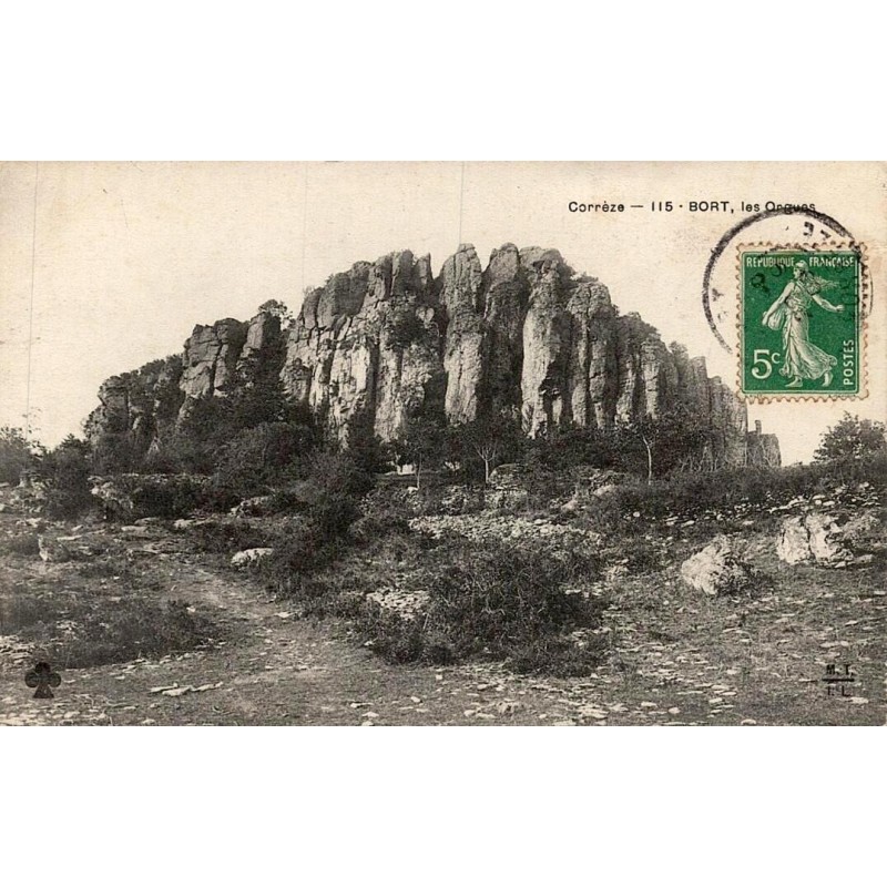 CPA Bort-les-Orgues vue ancienne des Orgues et de la falaise volcanique en Corrèze