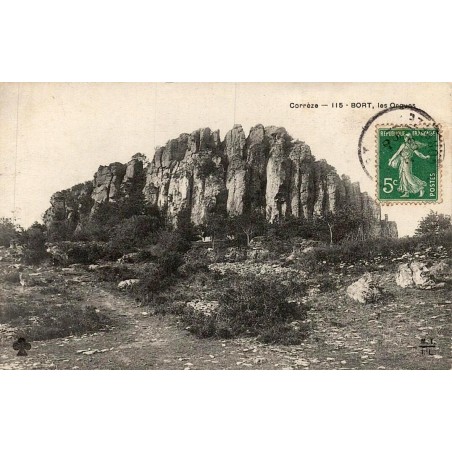CPA Bort-les-Orgues vue ancienne des Orgues et de la falaise volcanique en Corrèze