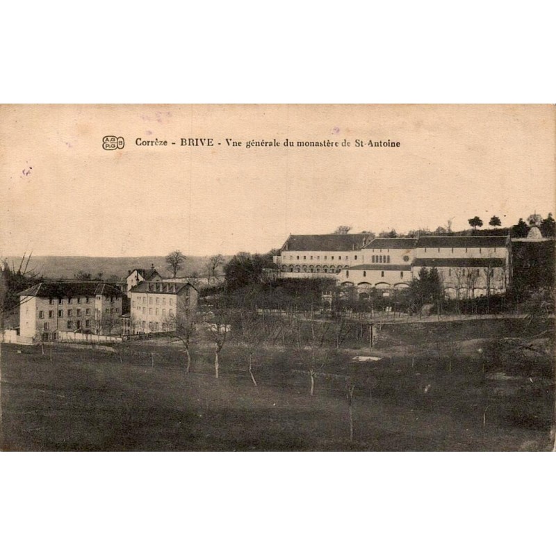 CPA Brive vue générale du monastère de Saint-Antoine en Corrèze