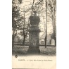 CPA Ussel Place Voltaire et l’Aigle Romaine en Corrèze, série 23
