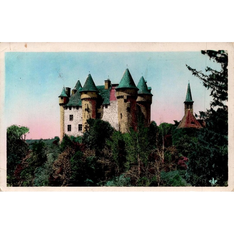 CPSM Bort-les-Orgues Château de Val, vue colorisée du château en Corrèze