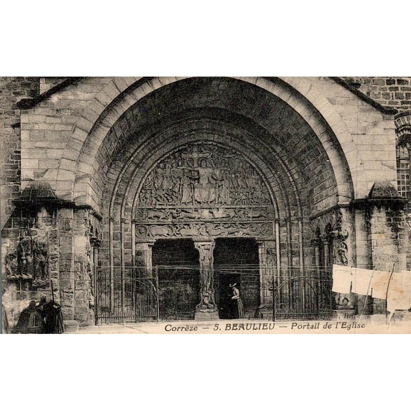 CPA Beaulieu-sur-Dordogne Corrèze, portail sculpté de l’église, carte ancienne