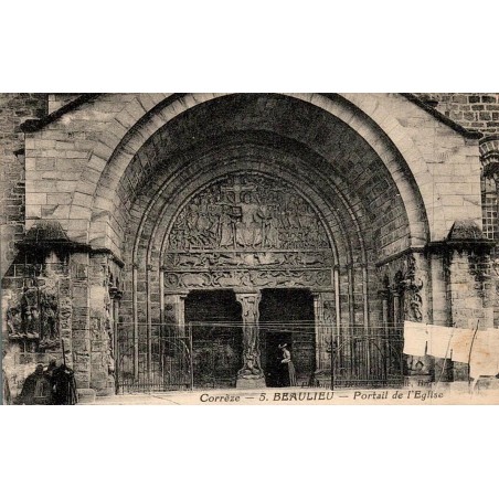 CPA Beaulieu-sur-Dordogne Corrèze, portail sculpté de l’église, carte ancienne